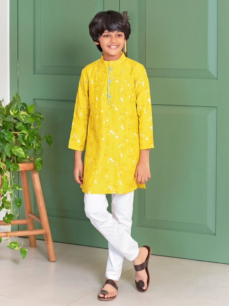 Thread Work Yellow Kurta Pyjama SetKURTA SETFREE SPARROW