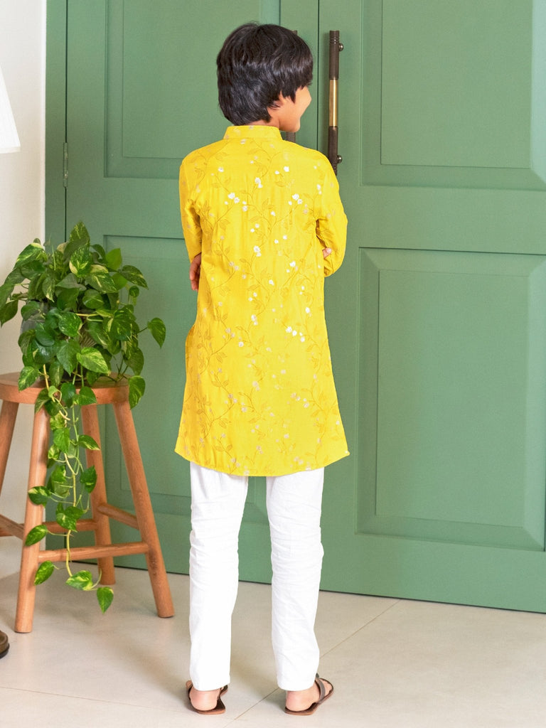 Thread Work Yellow Kurta Pyjama SetKURTA SETFREE SPARROW