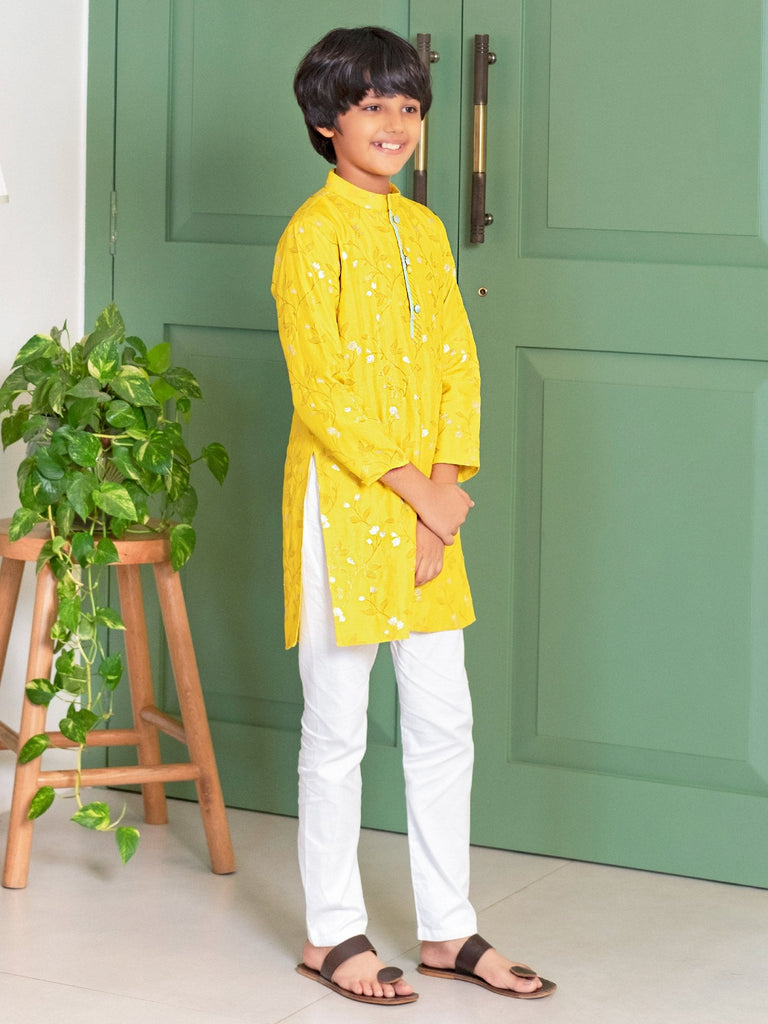 Thread Work Yellow Kurta Pyjama SetKURTA SETFREE SPARROW